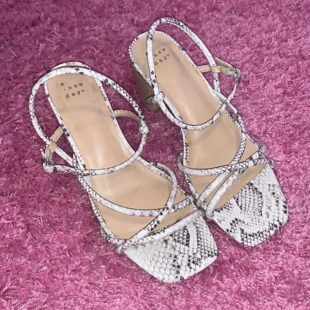 A New Day Snakeskin Black White Block Heels Size 8